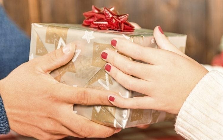 3 Tips for Giving a Healthy, Insult-Free Holiday Gift