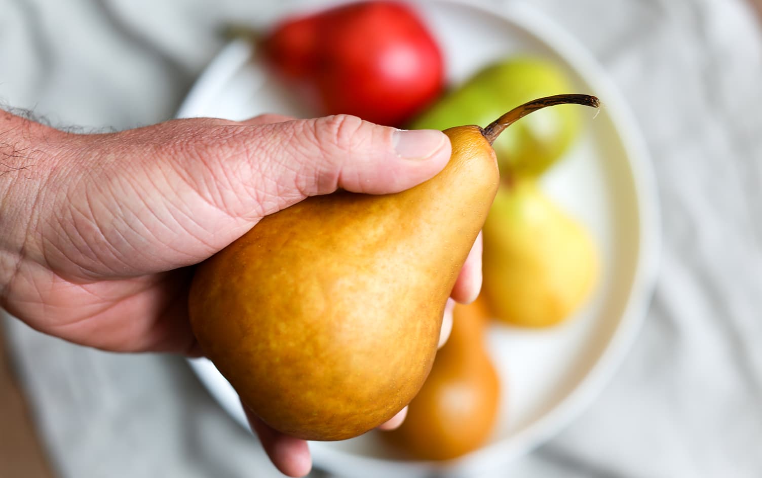 how-to-choose-a-perfectly-ripe-pear-2