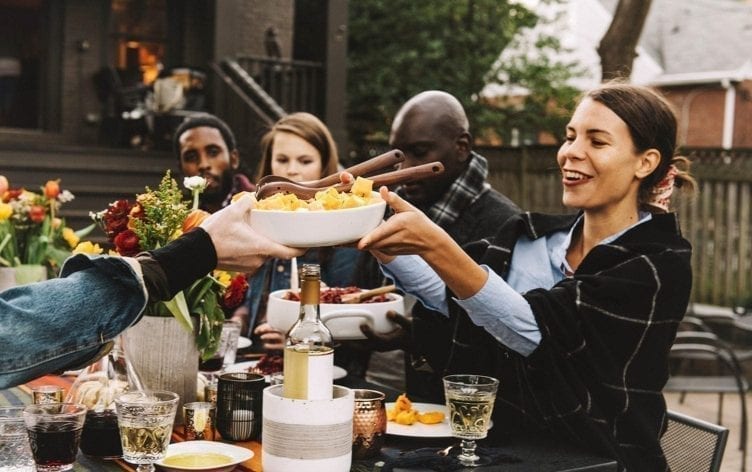 How to Have a Social Life Without Wrecking Your Healthy Life