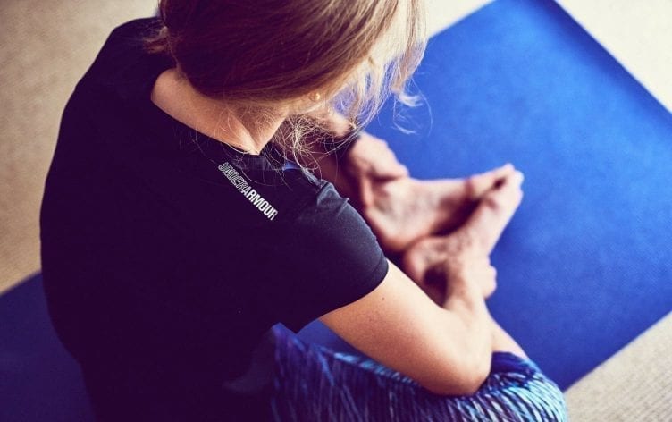 6 Mistakes You’re Probably Making in Yoga Class
