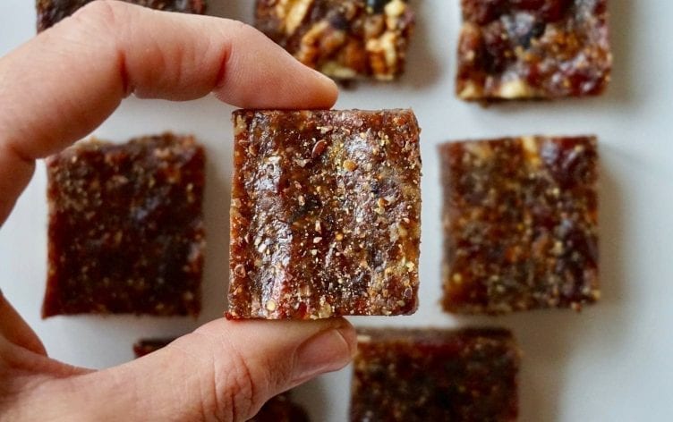 6 Quick Steps to Homemade Raw Energy Bars