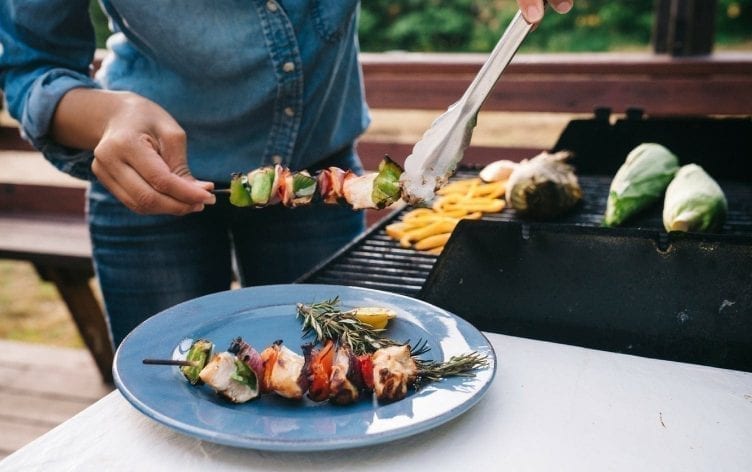 6 Steps to Stay Food-Safe at a Cookout