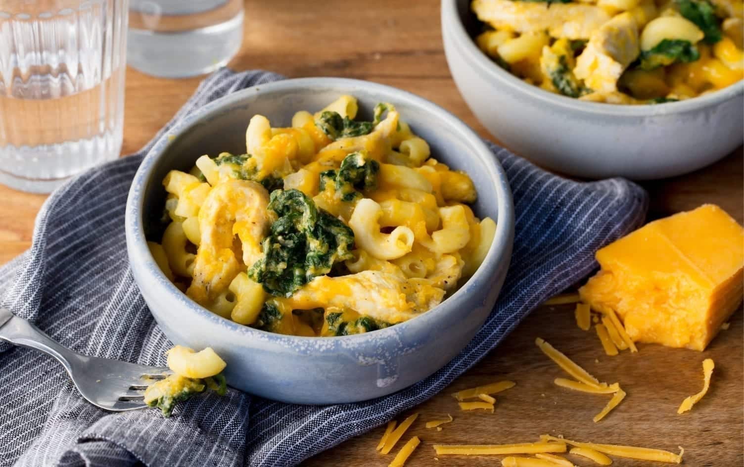 Creamy Mac n Cheese With Chicken and Baby Kale