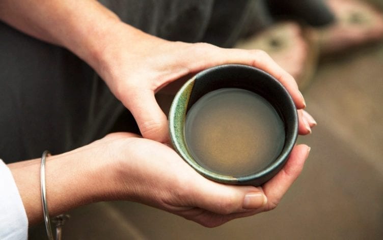 5 Hot Drinks For Winter Hydration