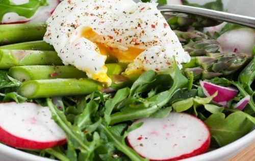 9 Delicious Ways to Use Poached Eggs Under 435 Calories | MyFitnessPal