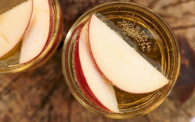 Experts Debate: Is Apple Cider Vinegar a Health and Weight-Loss Fix?