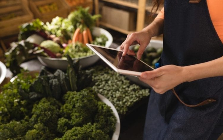 Experts Debate: Should You Buy Organic?