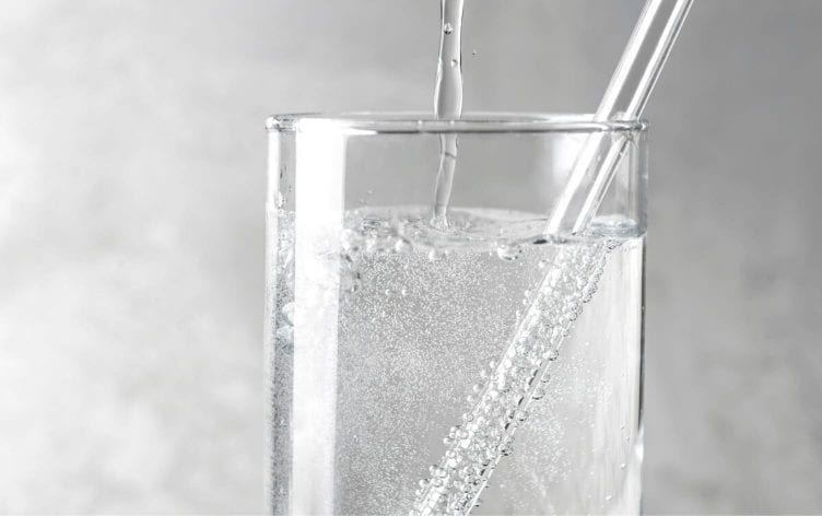 Experts Debate: Is Sparkling Water Hydrating?