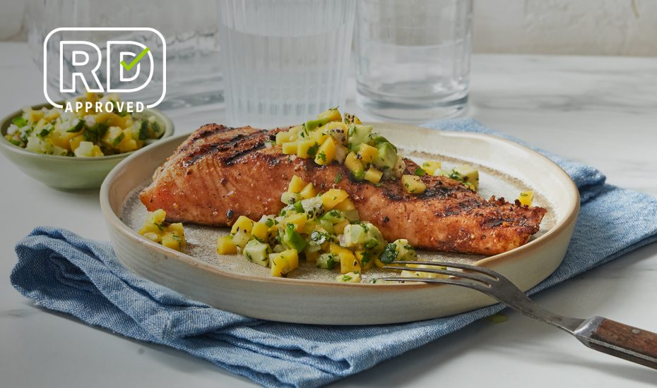 Grilled Salmon With Spicy Mango Salsa