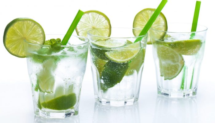 sparkling water with lime